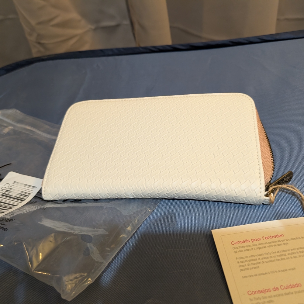 Thirty-One White and Tan Wallet